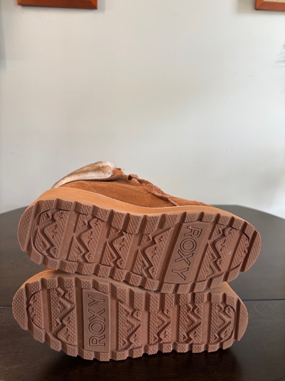 Roxy Lace-Up Alpine Boots in Tan and Cream Size 7.5 - Picture 9 of 10